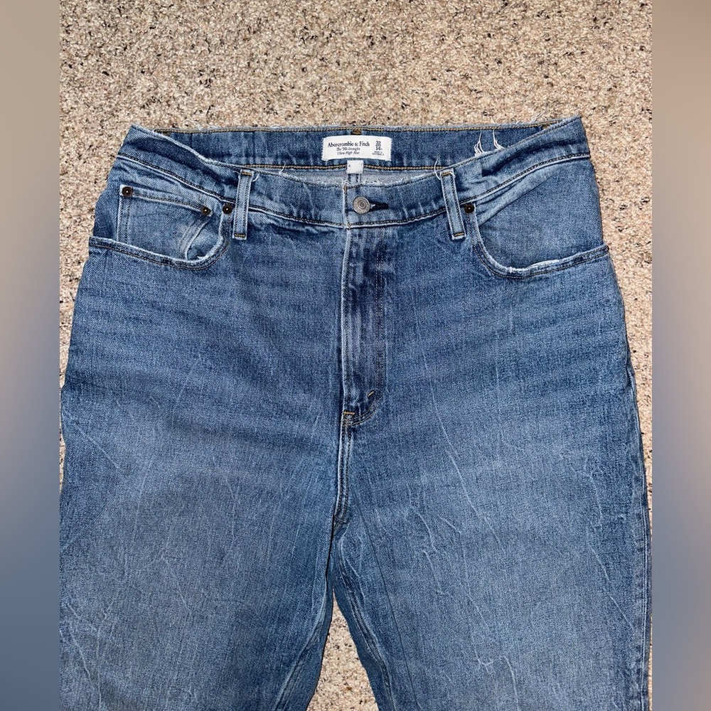 Abercrombie Curve Love Ultra High Rise 90s Straight Jean